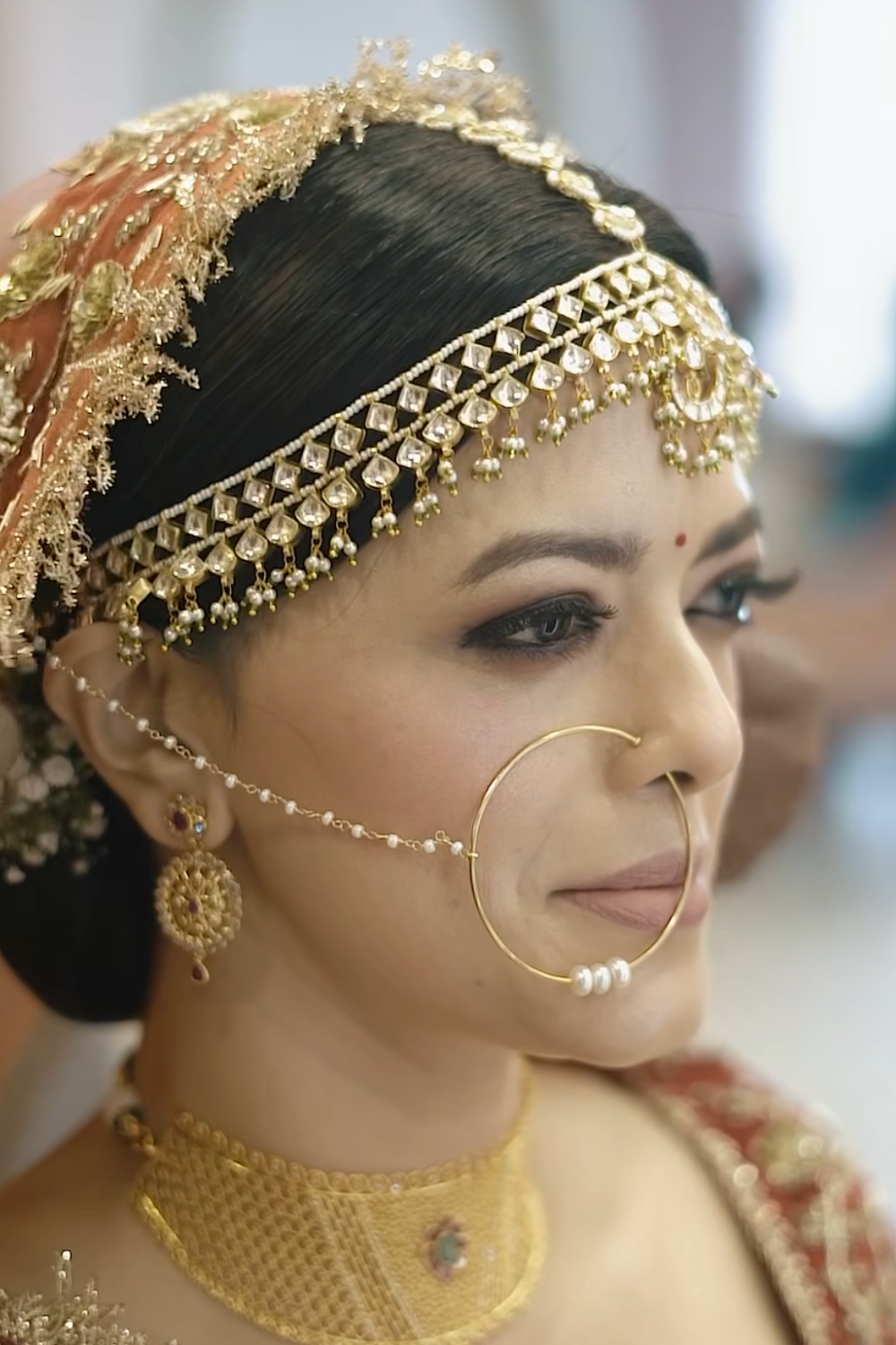 BRIDAL TRADITIONAL VERSATILE MATHAPATTI-CUM-NECKLACE - GREEN (Detachable dori lock and hair parting chain)