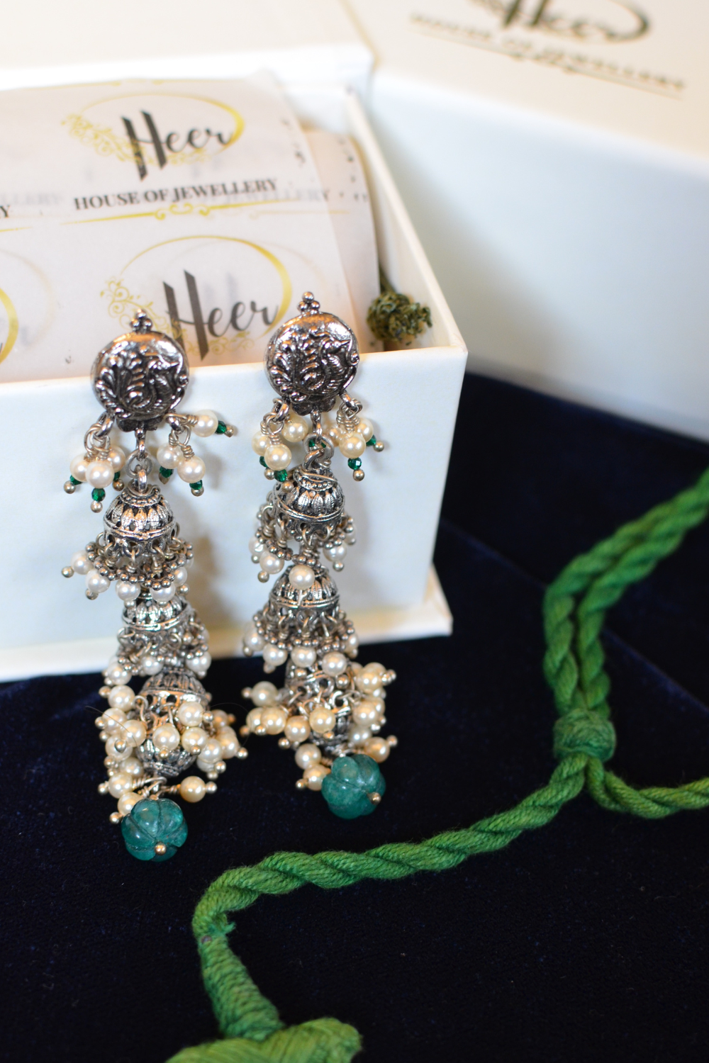 SILVER TOYS JAAL CHOKER & PEACOCK DAMRU JHUMKIS SET