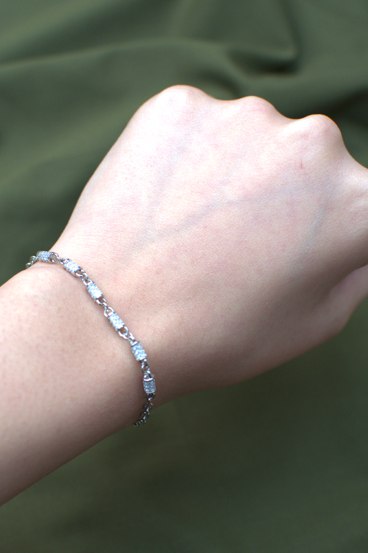 SILVER COLOUR BARREL ADJUSTABLE BRACELET