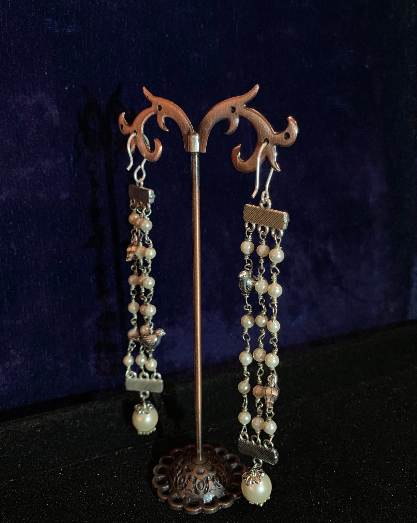 THREE LINE BIRD EARRINGS- PEARL DROP