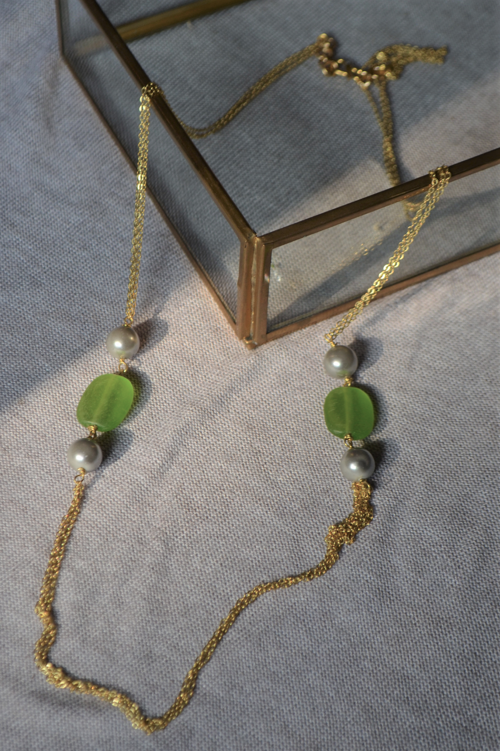 TRANSLUCENT GREEN BEADS NECKLACE