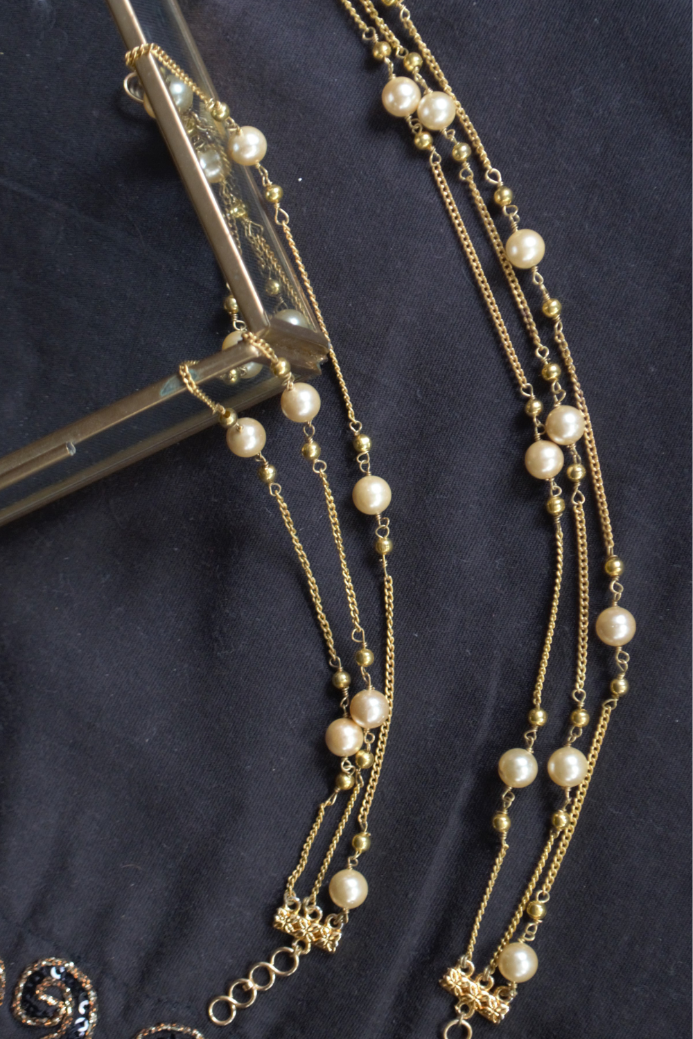 THREE-TIERED PEARL ANKLETS PAIR