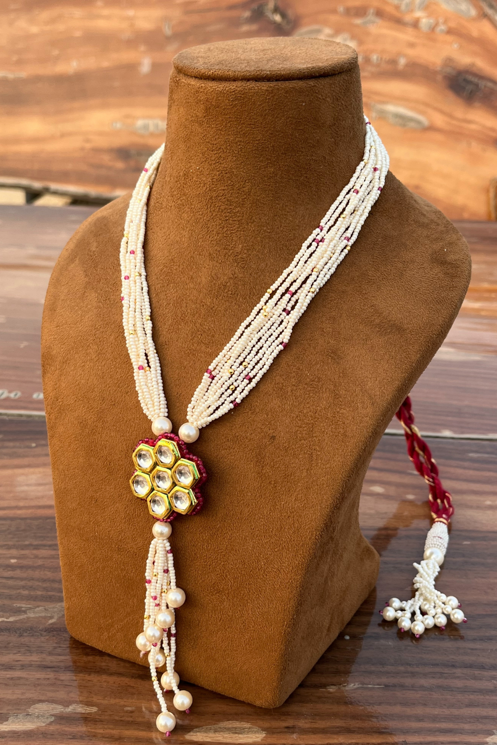 POLKI LARIAT NECKLACE WITH BEEHIVE GARNET EARRINGS