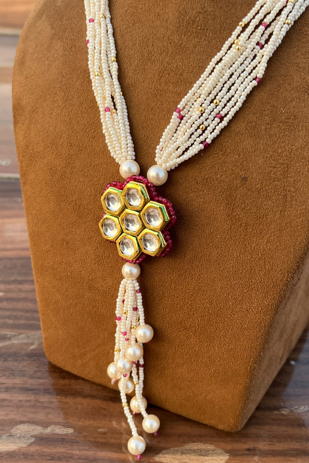 POLKI LARIAT NECKLACE WITH BEEHIVE GARNET EARRINGS