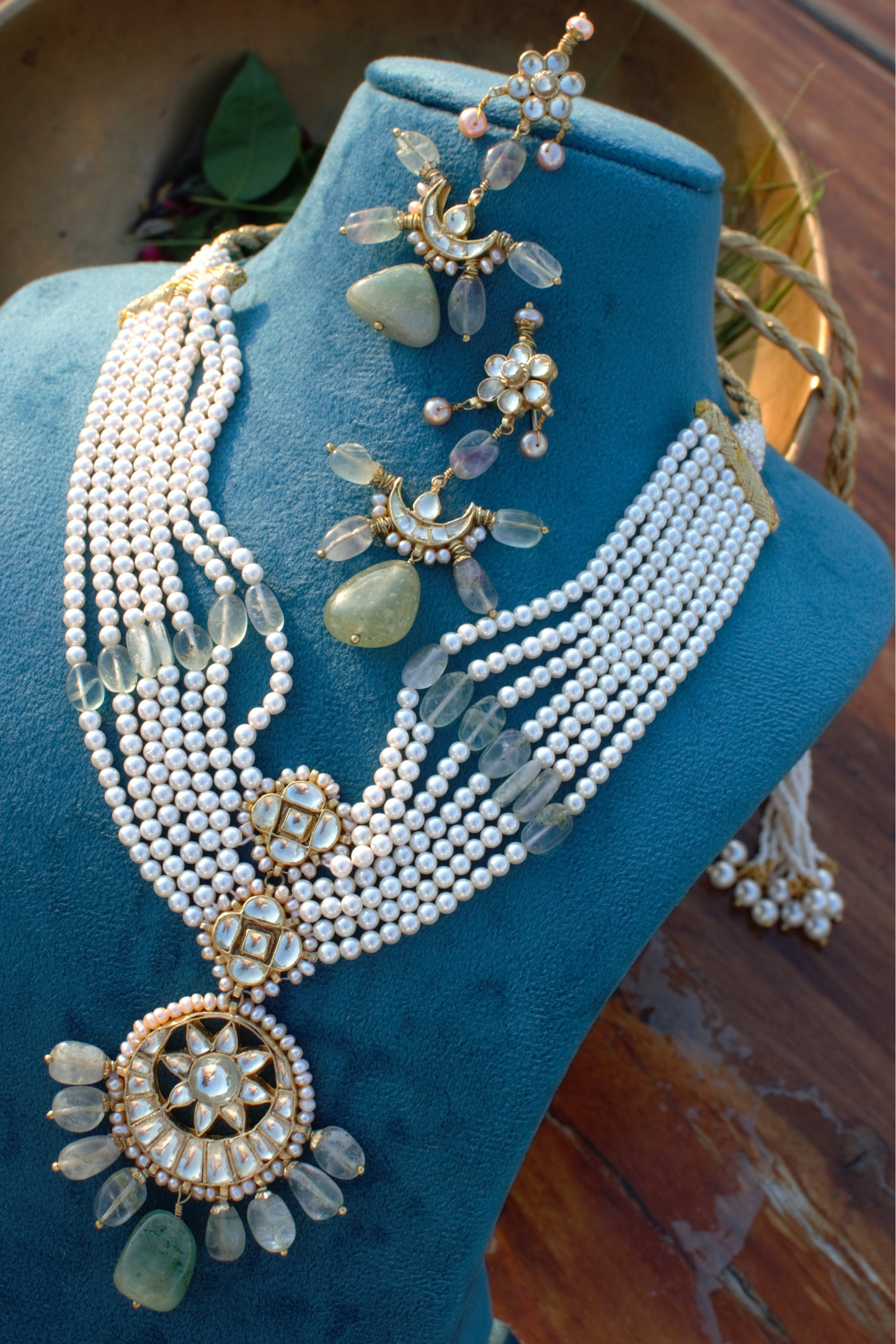 ARDH-TARA NECKLACE WITH EARRINGS