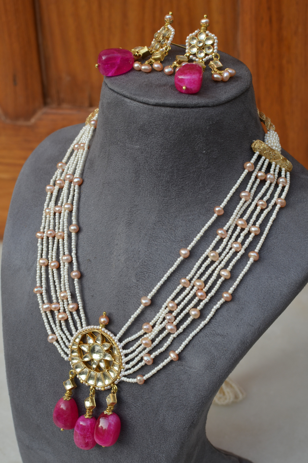 CHANDRAMA NECKLACE SET - RED STONES