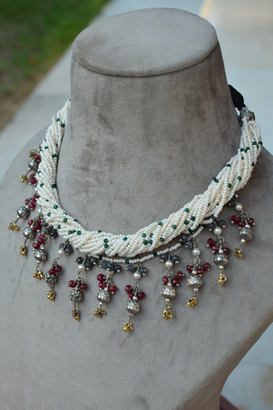 TWISTED CHEED BEADS NECKLACE