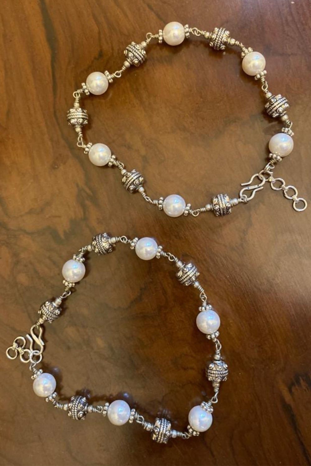 CARVED BEADS PEARL ANKLETS (PAIR)